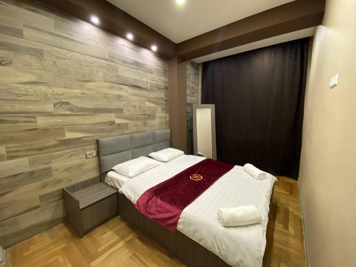 Superior Apartment On Kostava Tbilisi Exterior photo
