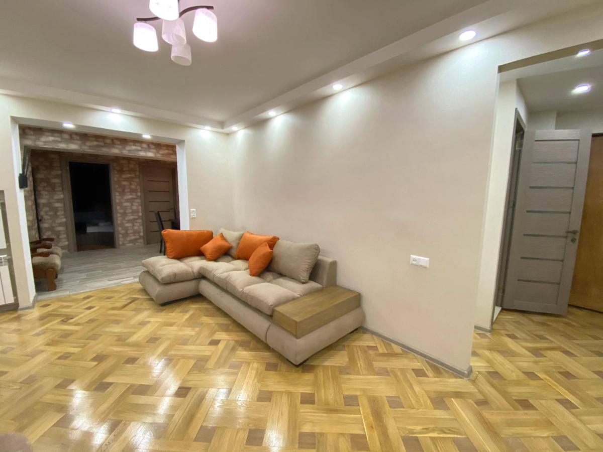 Superior Apartment On Kostava Tbilisi Exterior photo