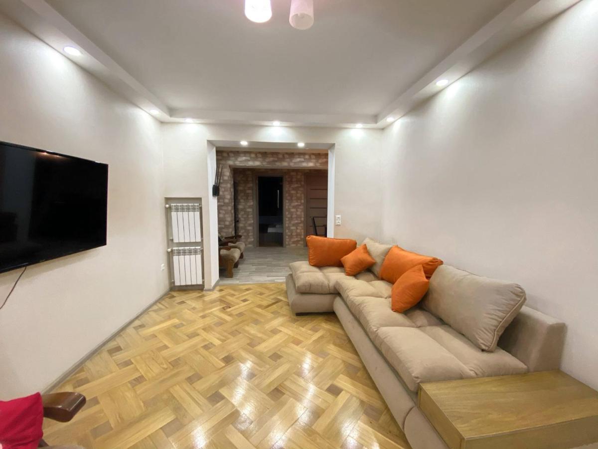 Superior Apartment On Kostava Tbilisi Exterior photo
