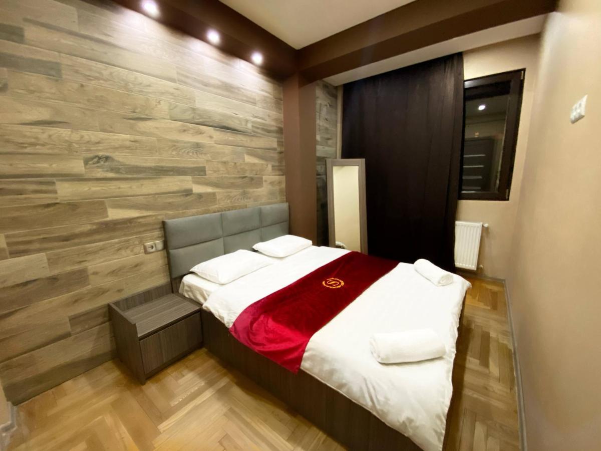 Superior Apartment On Kostava Tbilisi Exterior photo